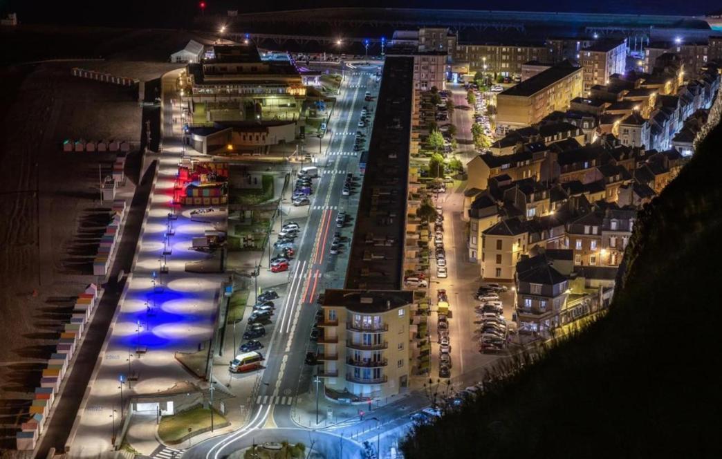 Esplanade Front De Mer 109 1Er Etage Lit Fait Wifi Taxe De Sejour Incluse Le Treport Exterior photo